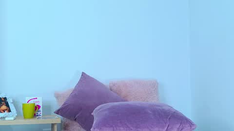 Snapshot of karolinahil chatting on December 22, 2024, 9:42 pm karolinahill online show from December 22, 2024, 9:42 pm