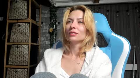 karoline121 online show from September 27, 2025, 3:11 am