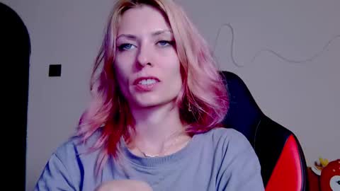 karoline121 online show from November 27, 2025, 6:21 pm