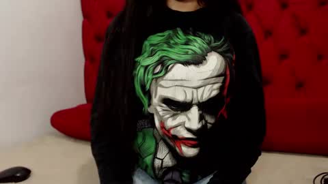 Snapshot of karolineburnx chatting on February 12, 2025, 4:44 am Isa online show from February 12, 2025, 4:44 am