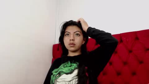 Snapshot of karolineburnx chatting on February 12, 2025, 8:18 pm Isa online show from February 12, 2025, 8:18 pm