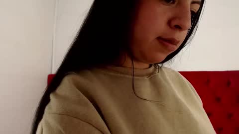 Snapshot of karolineburnx chatting on February 14, 2025, 8:59 pm Isa online show from February 14, 2025, 8:59 pm