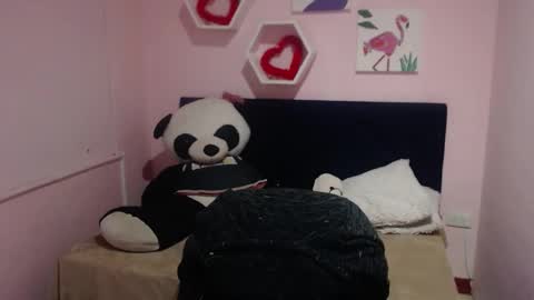 Snapshot of karolineburnx chatting on March 1, 2025, 10:45 am Isa online show from March 1, 2025, 10:45 am