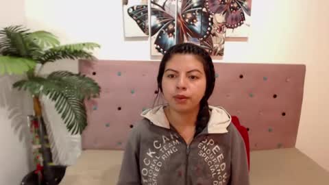 Snapshot of karolineburnx chatting on March 11, 2025, 10:18 am Isa online show from March 11, 2025, 10:18 am