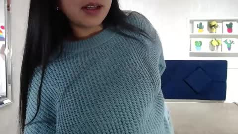 Snapshot of karolineburnx chatting on October 5, 2025, 4:00 am Isa online show from October 5, 2025, 4:00 am