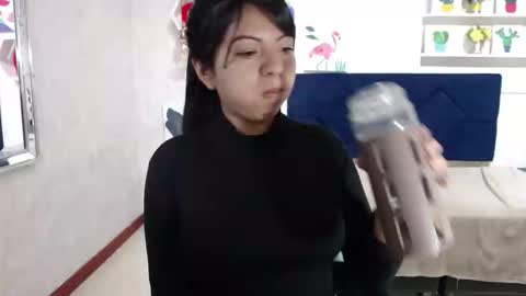 Snapshot of karolineburnx chatting on October 8, 2025, 7:06 am Isa online show from October 8, 2025, 7:06 am