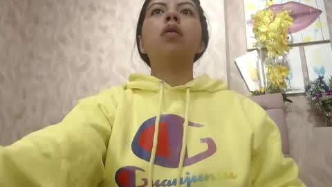 Snapshot of karolineburnx chatting on October 20, 2025, 8:04 am Isa online show from October 20, 2025, 8:04 am