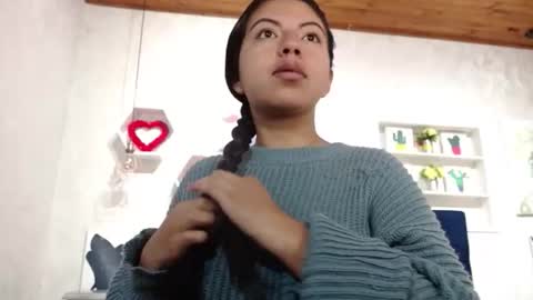 Snapshot of karolineburnx chatting on November 18, 2025, 5:34 am Isa online show from November 18, 2025, 5:34 am