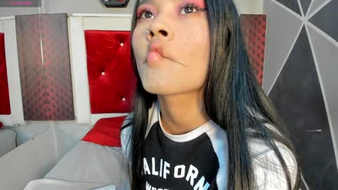 Snapshot of karoll014 chatting on January 29, 2025, 11:30 am Karol online show from January 29, 2025, 11:30 am
