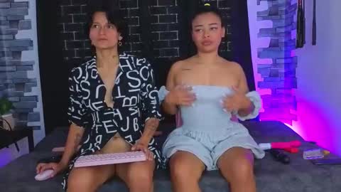 kasandraandsilvii online show from November 25, 2025, 3:23 pm