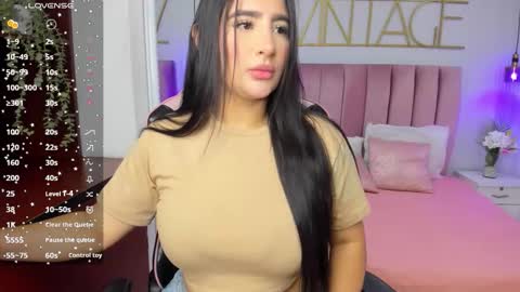 Snapshot of kaseythompson chatting on October 21, 2025, 12:06 pm kaseythompson online show from October 21, 2025, 12:06 pm