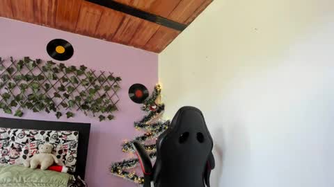 Snapshot of kassandra_james chatting on January 2, 2025, 2:13 pm kassandra james online show from January 2, 2025, 2:13 pm