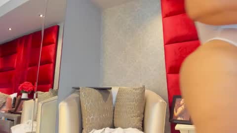 Kasandra Hall online show from November 3, 2025, 2:40 pm