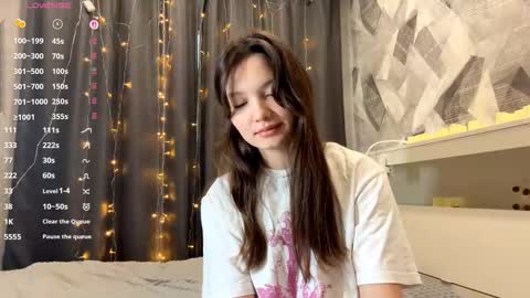 Kira online show from December 2, 2025, 9:47 am