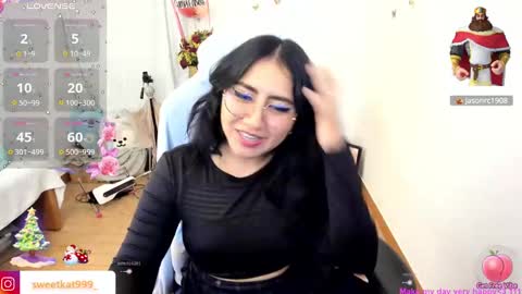 Snapshot of kat_ly_chan chatting on December 19, 2024, 10:00 pm Kat       online show from December 19, 2024, 10:00 pm