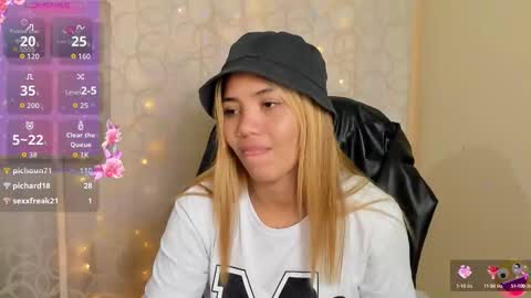 kata22sofia online show from December 1, 2025, 3:06 pm