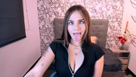 Snapshot of katahoot_ chatting on March 10, 2025, 10:55 pm K A T A H O O T online show from March 10, 2025, 10:55 pm
