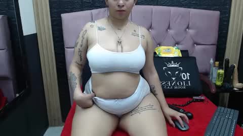 Snapshot of katalella_22 chatting on September 20, 2025, 1:01 pm katalella_22 online show from September 20, 2025, 1:01 pm