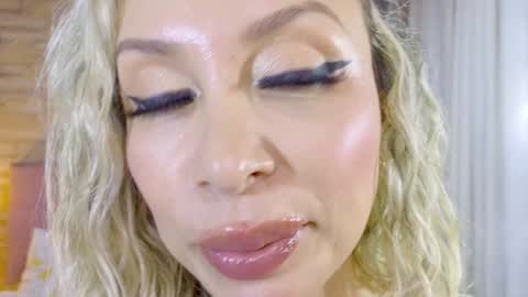 Snapshot of katalinahell chatting on February 2, 2025, 10:06 pm katalinahell online show from February 2, 2025, 10:06 pm