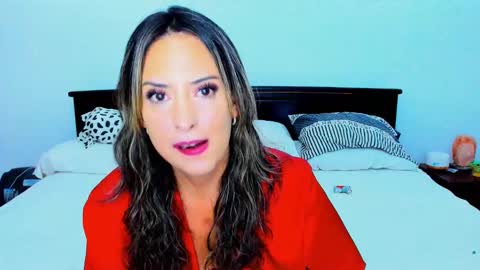 Snapshot of katarina_synnn chatting on December 8, 2024, 2:41 pm kata online show from December 8, 2024, 2:41 pm