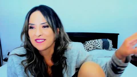 Snapshot of katarina_synnn chatting on February 13, 2025, 2:20 pm kata online show from February 13, 2025, 2:20 pm