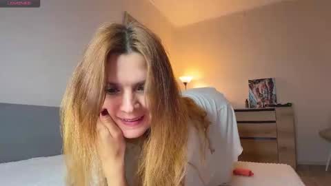 Kate online show from November 3, 2025, 11:00 am