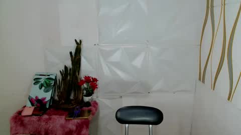 Kate online show from December 23, 2024, 6:44 am