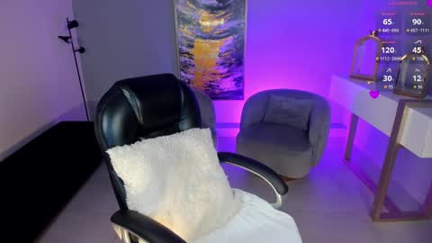  Kate Owens  online show from March 6, 2025, 10:41 am