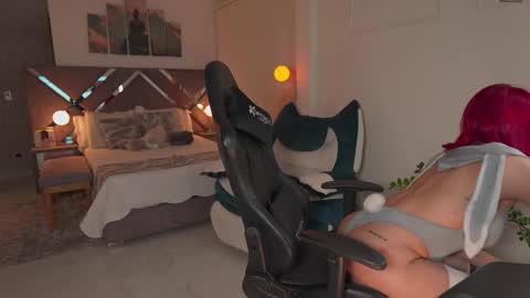  Kate Owens  online show from October 26, 2025, 10:54 am