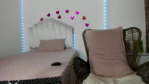 katherin moore online show from September 28, 2025, 3:34 am