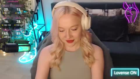 Snapshot of katerinaxvold chatting on November 21, 2025, 8:40 pm Lisa online show from November 21, 2025, 8:40 pm