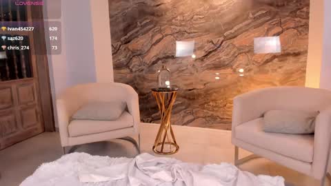 K A T E  online show from February 4, 2025, 10:54 am