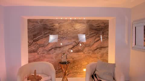 K A T E  online show from February 6, 2025, 5:09 pm