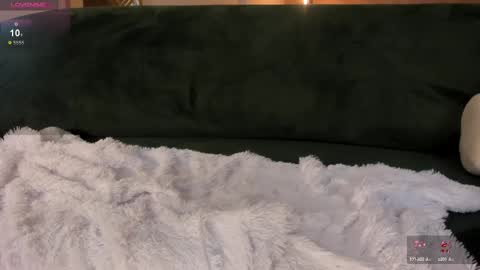 K A T E  online show from February 9, 2025, 2:29 pm