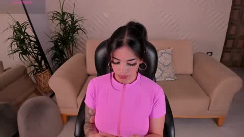 K A T E  online show from February 15, 2025, 12:22 pm