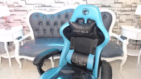 katherin online show from December 18, 2024, 5:10 pm