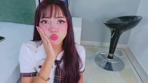 Snapshot of kathe_sweetness chatting on October 17, 2025, 12:52 pm K A T H E online show from October 17, 2025, 12:52 pm