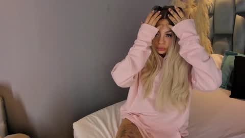 Snapshot of kathegomez_ chatting on December 24, 2024, 8:38 pm KatheGomez online show from December 24, 2024, 8:38 pm