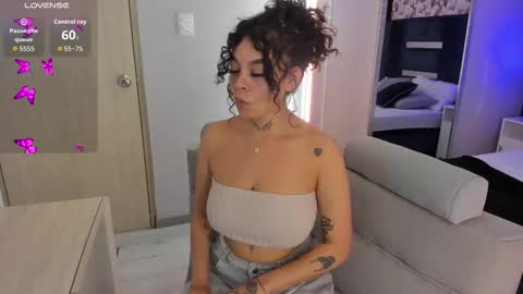 Snapshot of kathegomez_ chatting on December 2, 2025, 3:12 am KatheGomez online show from December 2, 2025, 3:12 am