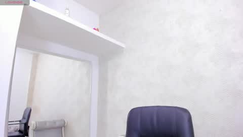 katherin online show from February 21, 2025, 12:50 pm