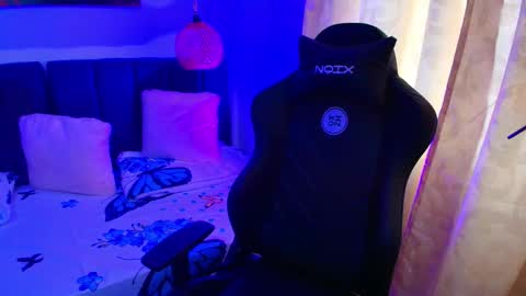 Snapshot of kathi_miler chatting on November 17, 2025, 8:25 pm Kathi online show from November 17, 2025, 8:25 pm