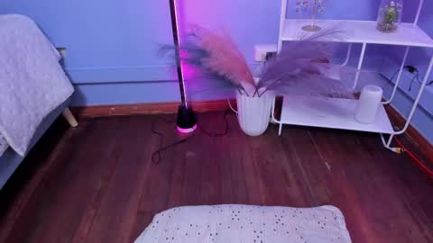 Kathia  online show from November 13, 2025, 4:33 am