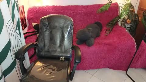 kathie_lozada online show from October 15, 2025, 5:51 am