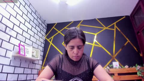 Snapshot of kathina_giraldo chatting on January 13, 2025, 12:35 pm Paola online show from January 13, 2025, 12:35 pm