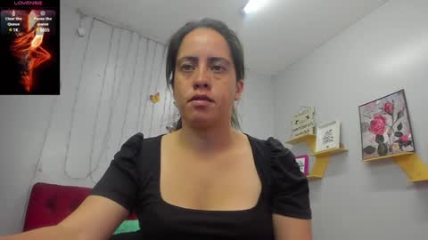 Snapshot of kathina_giraldo chatting on February 5, 2025, 12:27 pm Paola online show from February 5, 2025, 12:27 pm