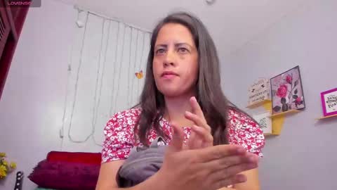 Snapshot of kathina_giraldo chatting on March 8, 2025, 7:31 pm Paola online show from March 8, 2025, 7:31 pm