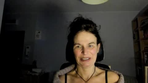 Snapshot of kathysky40 chatting on November 16, 2025, 9:53 pm KATHY online show from November 16, 2025, 9:53 pm