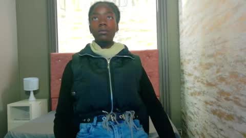 Katia online show from September 25, 2025, 11:25 am