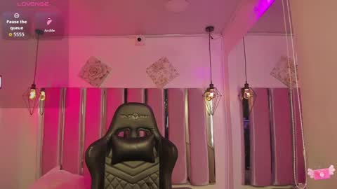 KATIA  online show from October 23, 2025, 12:04 pm