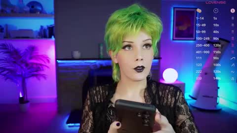 Snapshot of katie_cutie_ts chatting on November 4, 2025, 6:51 pm Katie online show from November 4, 2025, 6:51 pm